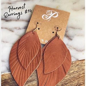 Plunder Leather Leaf Double Fringe Earrings Classic